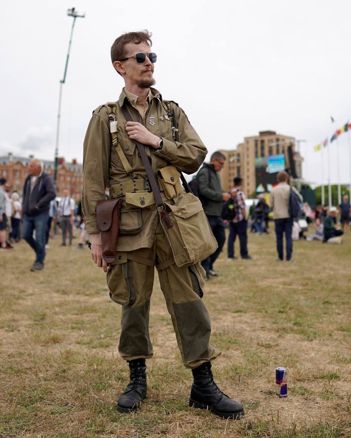 Personas caracterizadas de soldados participan en la dramatización histórica del Día D en la costa de Normandia (Francia). Varios lideres europeos participan en varios actos para conmemorar el 75 aniversario del desembarco y de la batalla de Normandía, que inicio el principio del fin de la Segunda Guerra Mundial.