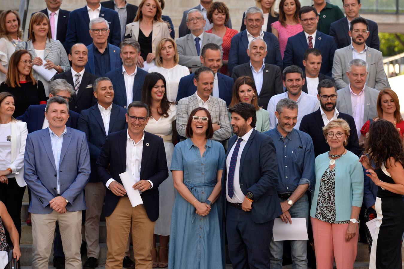 La entrega de las actas de diputados autonómicos que recogieron los 45 representantes de PSOE, PP, Cs, Vox y Podemos tuvo lugar en la Ciudad de la Justicia de Murcia.