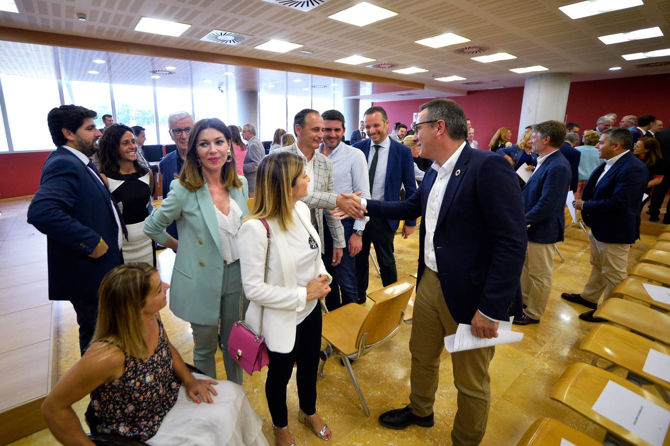 La entrega de las actas de diputados autonómicos que recogieron los 45 representantes de PSOE, PP, Cs, Vox y Podemos tuvo lugar en la Ciudad de la Justicia de Murcia.