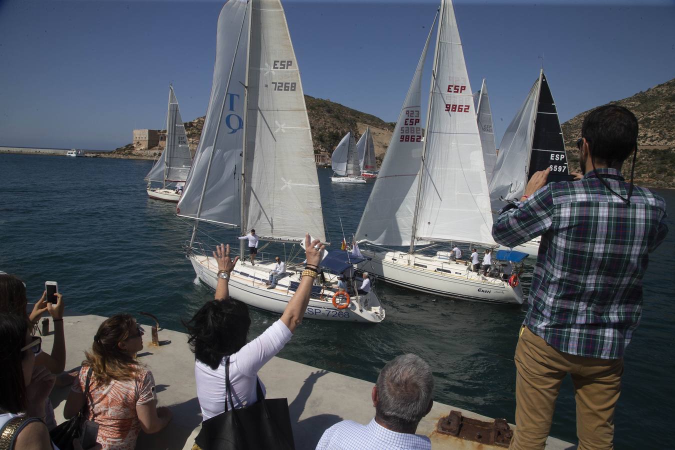 La prueba es puntuable para el campeonato de España, hay 15 barcos locales y la distancia es de 170 millas .