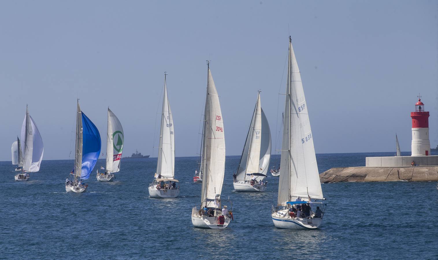 La prueba es puntuable para el campeonato de España, hay 15 barcos locales y la distancia es de 170 millas .