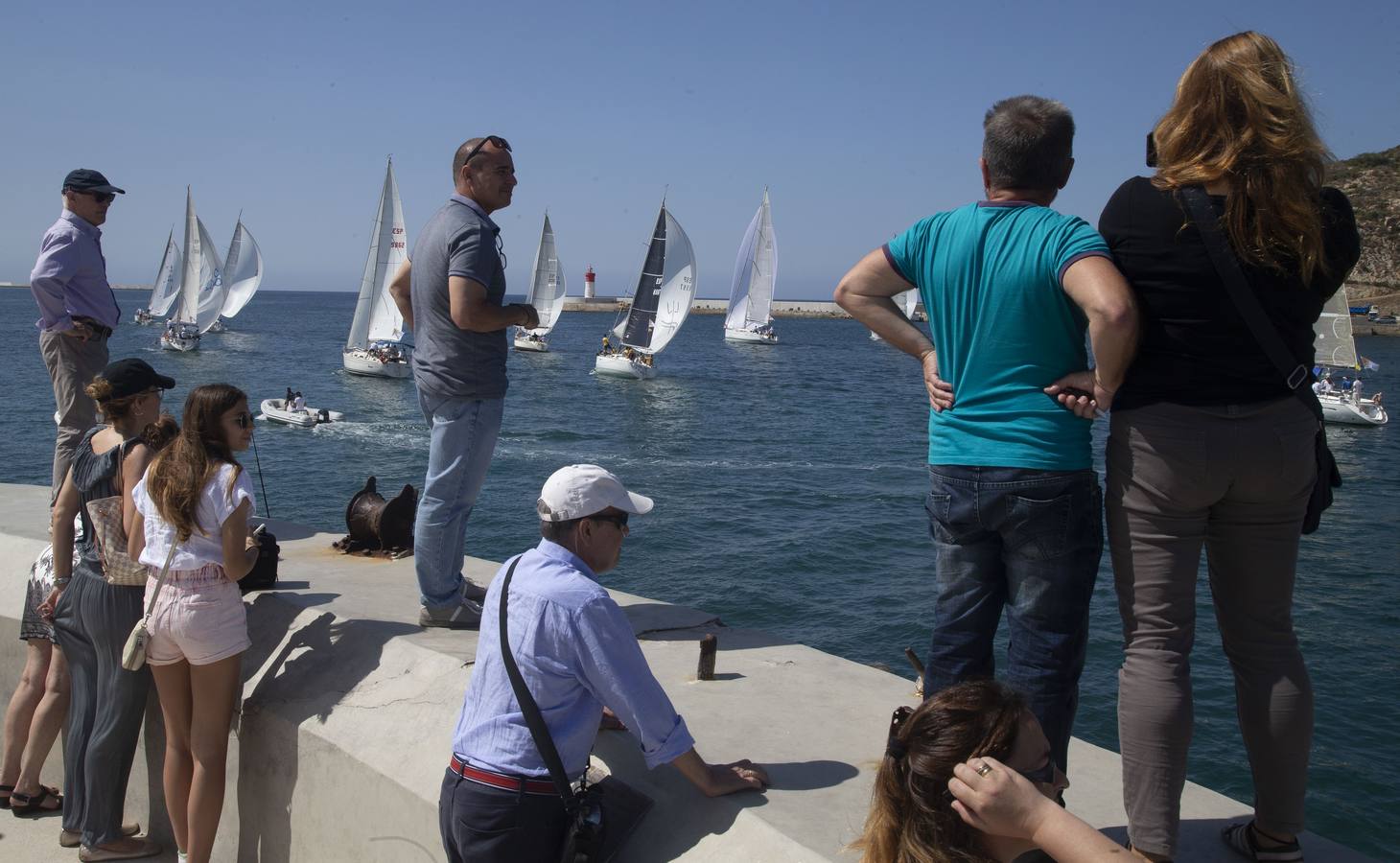 La prueba es puntuable para el campeonato de España, hay 15 barcos locales y la distancia es de 170 millas .