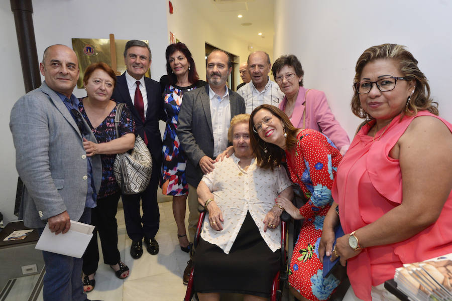 El acto institucional estuvo marcado por las negociaciones para los pactos en la Comunidad y en varios ayuntamientos de la Región