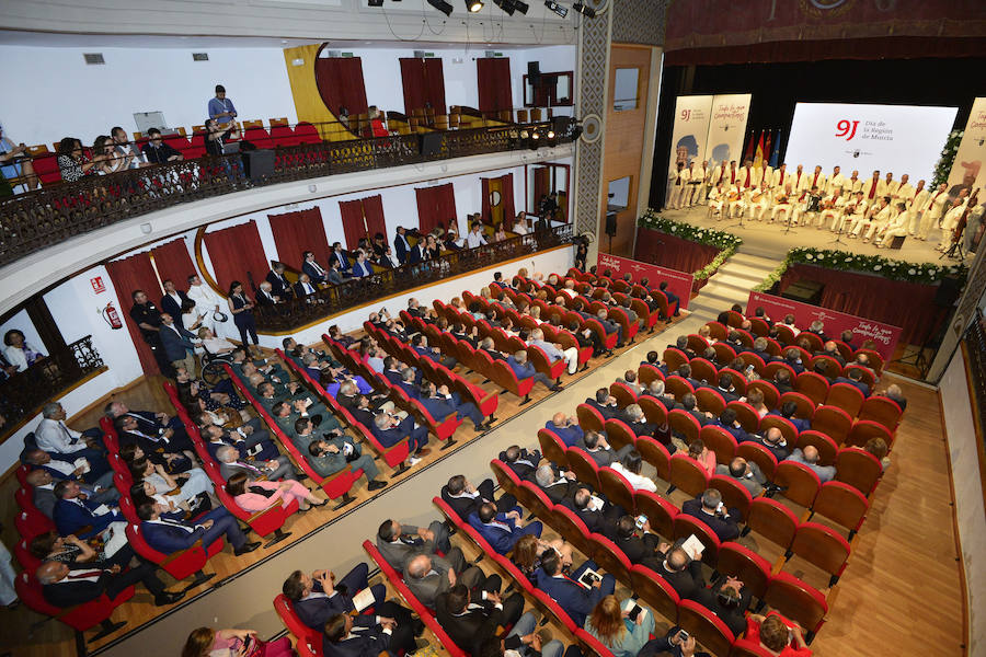 El acto institucional estuvo marcado por las negociaciones para los pactos en la Comunidad y en varios ayuntamientos de la Región