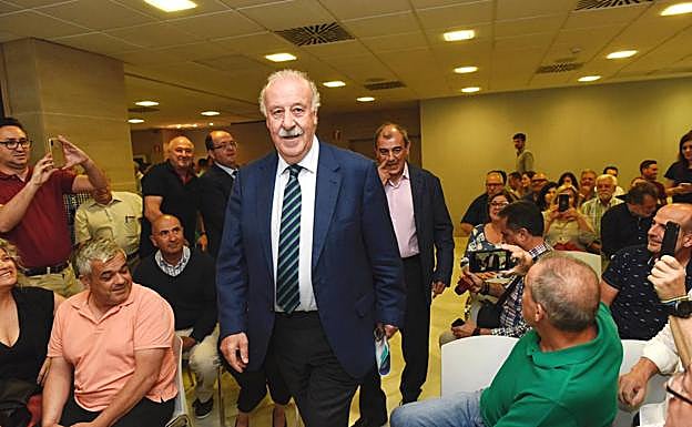 Del Bosque explica cómo construir equipos