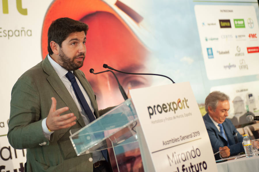 López Miras anuncia durante la clausura de la asamblea general de Proexport la convocatoria de ayudas por valor de 1,6 millones para la modernización de regadíos