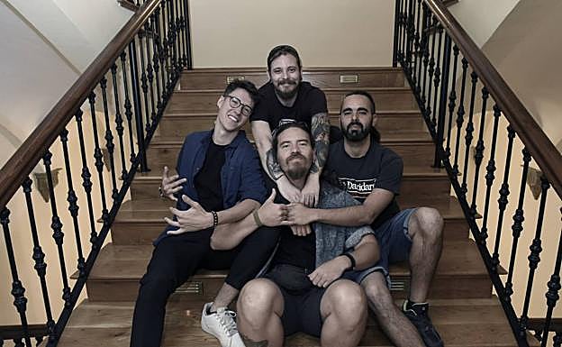 Algunos de los componentes de Mez-K. 