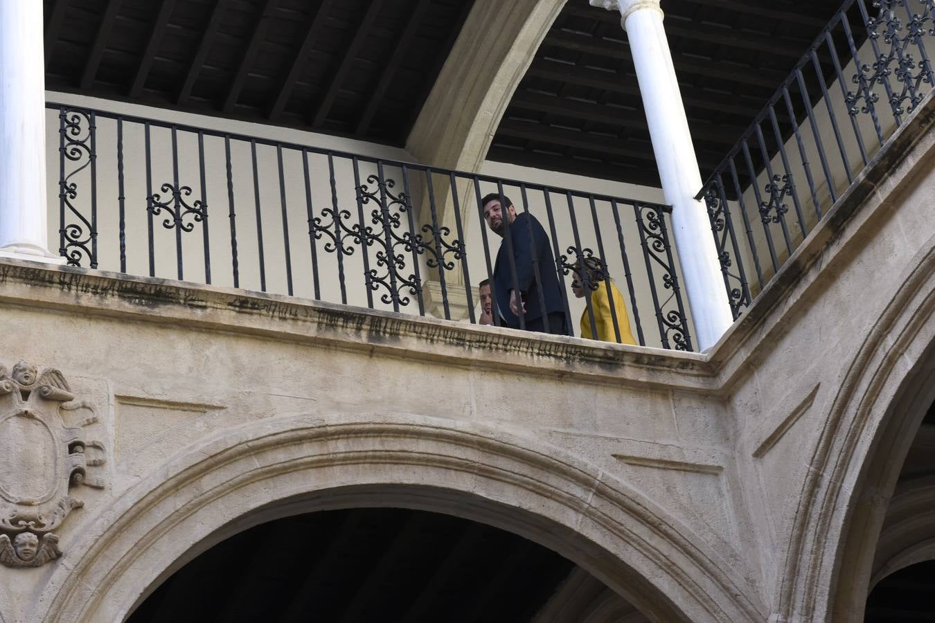 Jugadores, técnicos y directivos del Yeclano, campeón del grupo XIII de Tercera División y nuevo equipo de Segunda B, fueron recibidos por el presidente López Miras en el palacio de San Esteban.