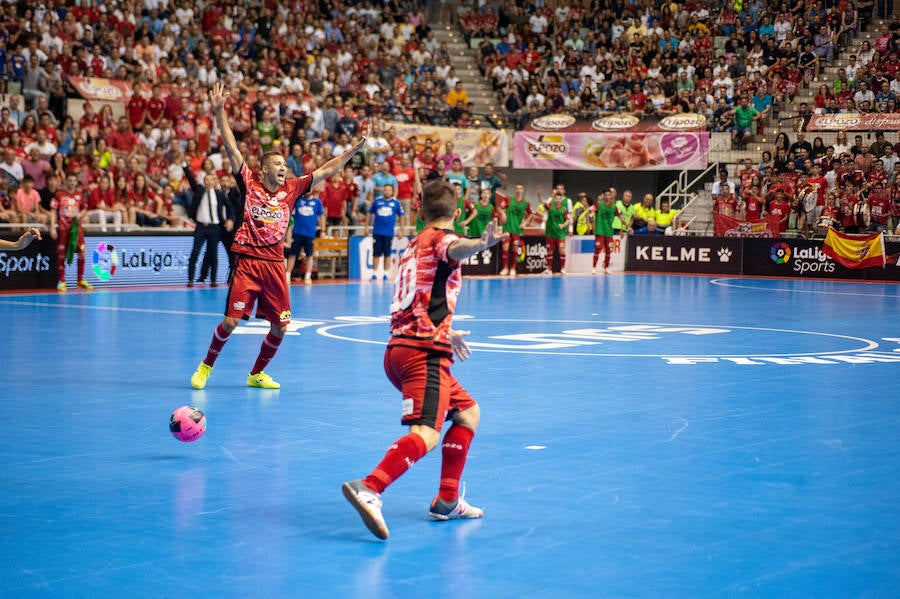 Los de Giustozzi remontaron una desventaja de dos goles para ganar en la tanda tras empatar a 3; serán campeones si ganan el lunes en el Palacio