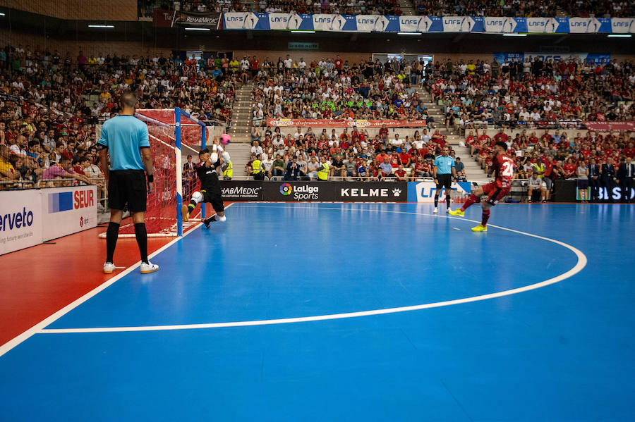 Los de Giustozzi remontaron una desventaja de dos goles para ganar en la tanda tras empatar a 3; serán campeones si ganan el lunes en el Palacio