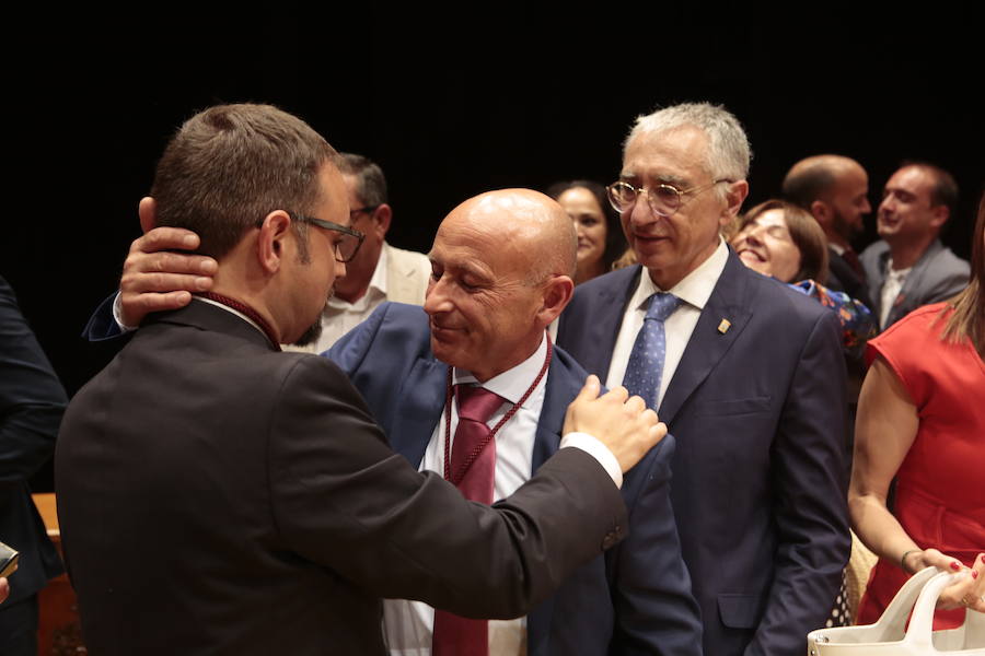 Lorca pasa a manos del PSOE con los votos de IU y Cs después de que el socialista Diego José Mateos arrebatara la alcaldía a Fulgencio Gil y diera cabida en el gobierno municipal al edil de la formación naranja como primer teniente de alcalde