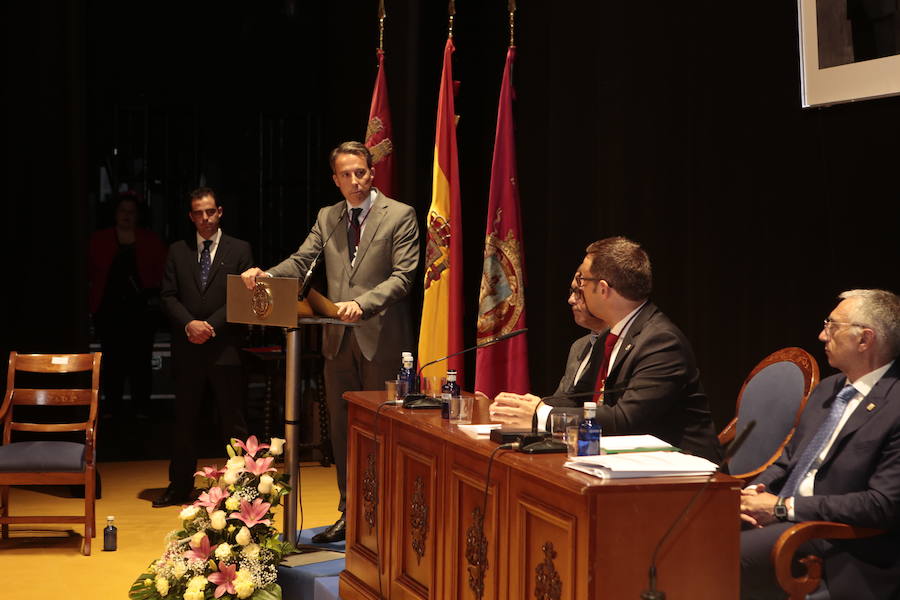 Lorca pasa a manos del PSOE con los votos de IU y Cs después de que el socialista Diego José Mateos arrebatara la alcaldía a Fulgencio Gil y diera cabida en el gobierno municipal al edil de la formación naranja como primer teniente de alcalde