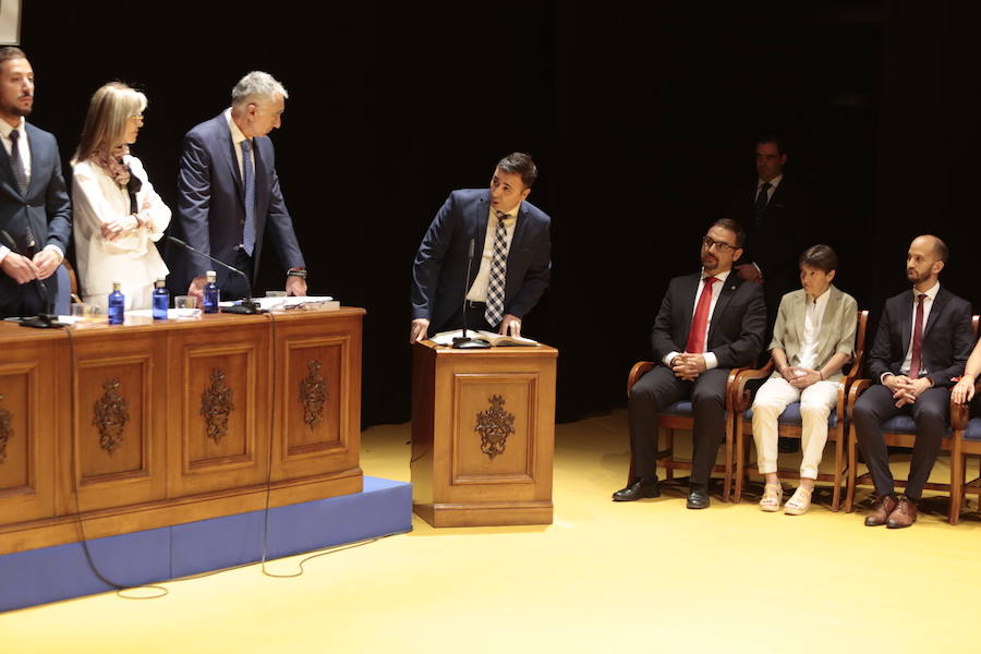 Lorca pasa a manos del PSOE con los votos de IU y Cs después de que el socialista Diego José Mateos arrebatara la alcaldía a Fulgencio Gil y diera cabida en el gobierno municipal al edil de la formación naranja como primer teniente de alcalde