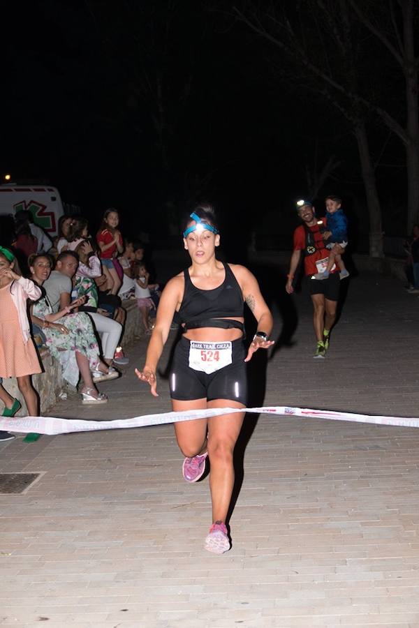 El atleta del Fondistas de Yecla gana en la prueba de 21 kilómetros con un tiempo de 1:49:14, por los 2:06:08 de la corredora del Espuña Trail