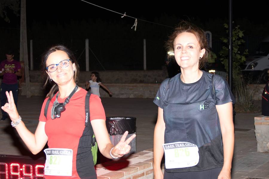 El atleta del Fondistas de Yecla gana en la prueba de 21 kilómetros con un tiempo de 1:49:14, por los 2:06:08 de la corredora del Espuña Trail