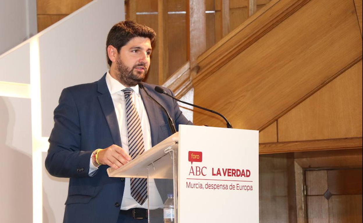 Fernando López Miras, presidente en funciones de la Comunidad, este jueves, en el 'Foro ABC-La Verdad: Murcia, despensa de Europa'.