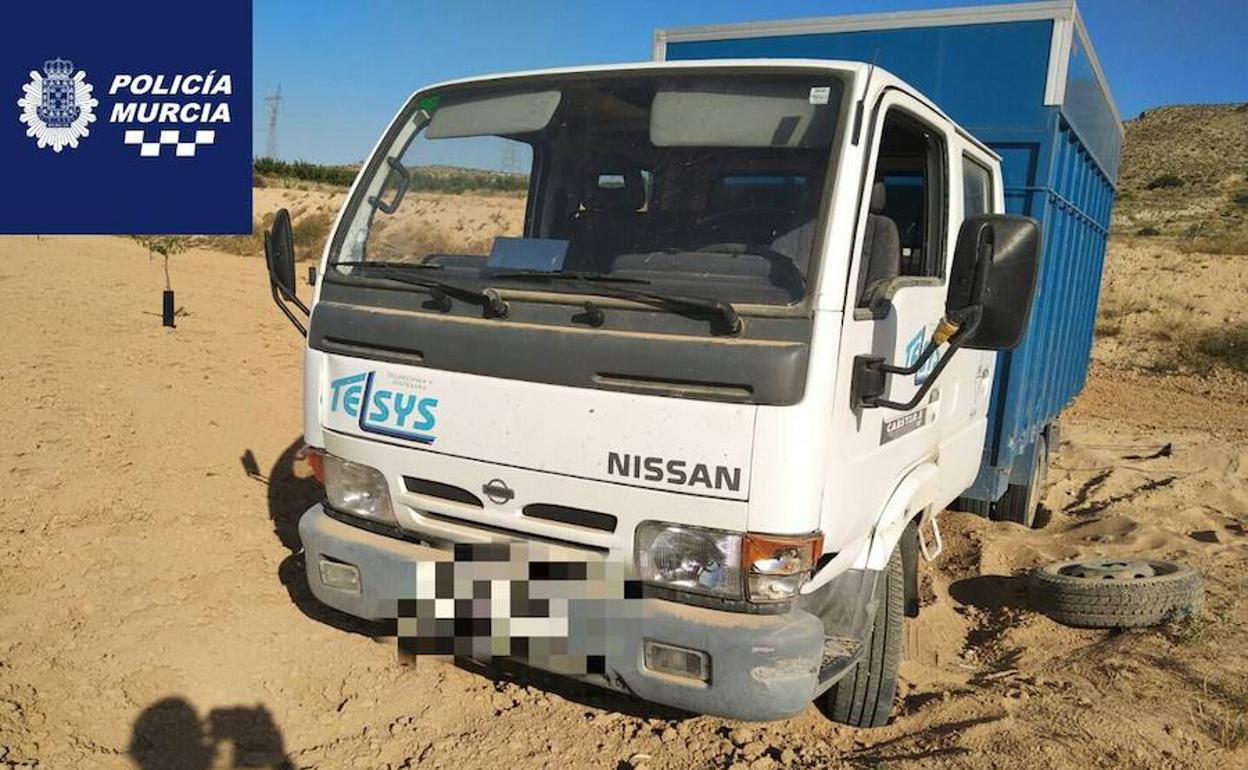 El camión robado en Sangonera la Seca.