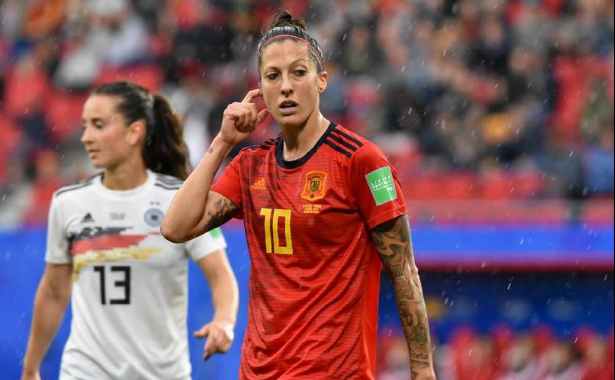 Jennifer Hermoso (c) en el partido ante Alemania.