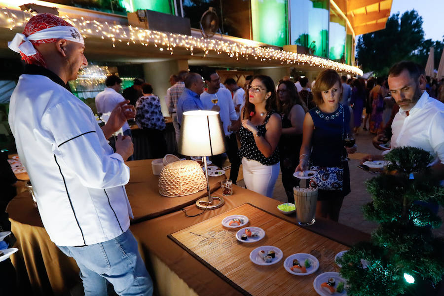 La sexta edición de la fiesta de 'La Verdad' reúne a 600 personas en el salón de celebraciones Promenade