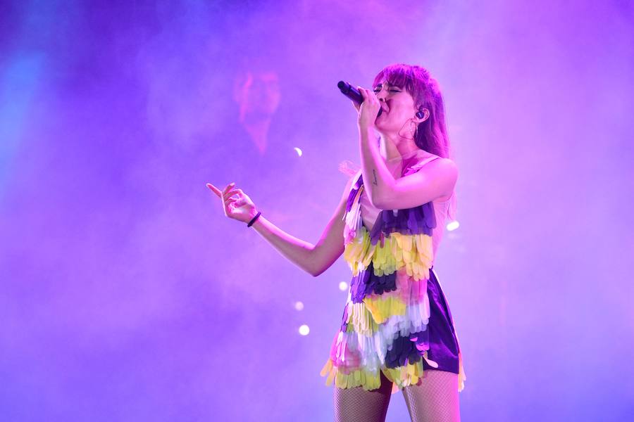 La cantante catalana congregó a varios miles de personas en la plaza de toros de Murcia para presentar su primer disco 'Spoiler'