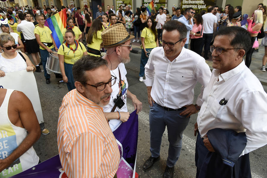 El centro la capital vuelve a teñirse de color para visibilizar las reivindicaciones del colectivo LGTBI+