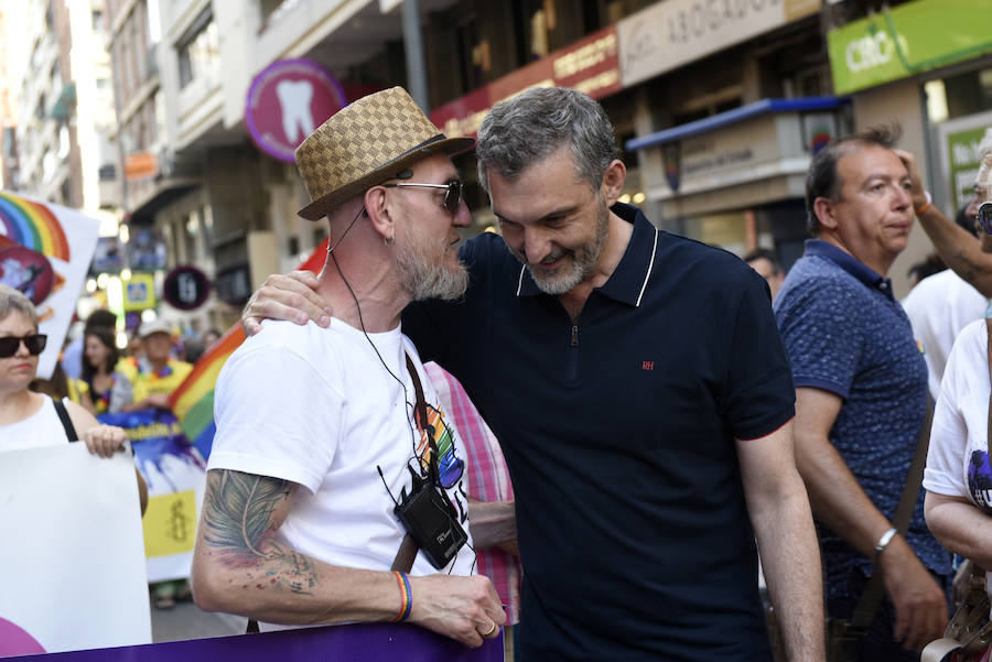 El centro la capital vuelve a teñirse de color para visibilizar las reivindicaciones del colectivo LGTBI+