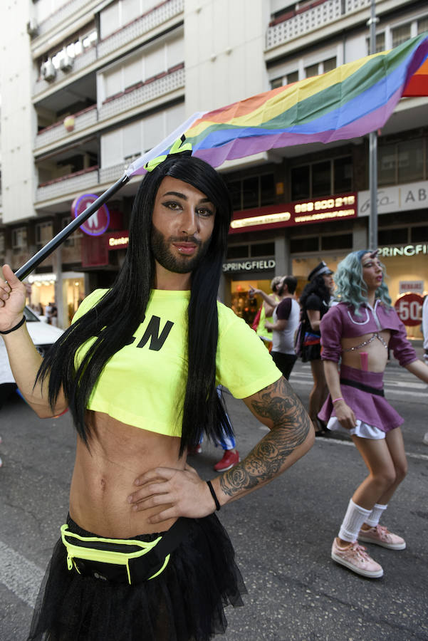 El centro la capital vuelve a teñirse de color para visibilizar las reivindicaciones del colectivo LGTBI+