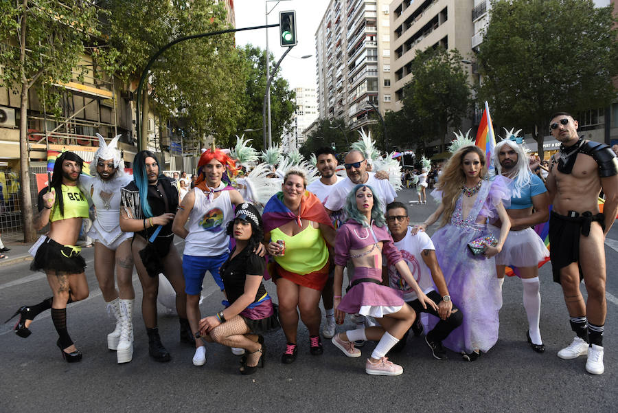 El centro la capital vuelve a teñirse de color para visibilizar las reivindicaciones del colectivo LGTBI+