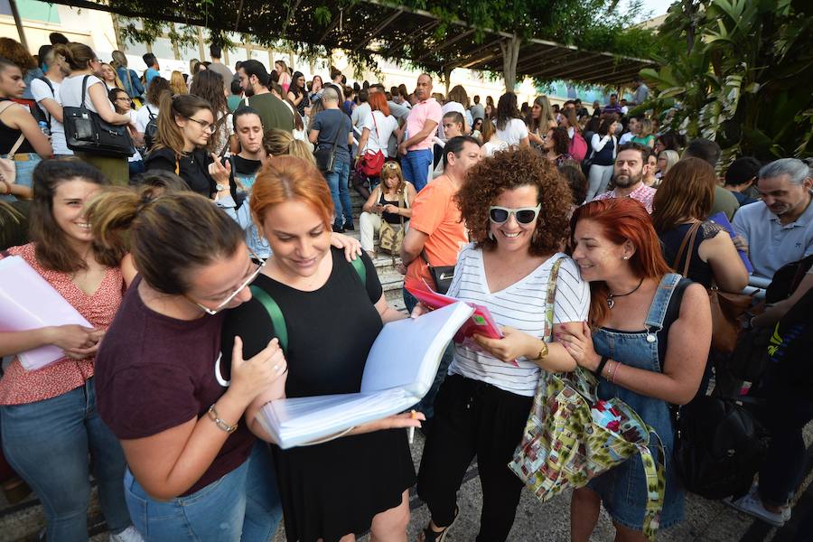 Casi un 90% de los admitidos concurren finalmente al primer examen, llevado a cabo en 19 sedes. La entrada se desarrolló con normalidad, aunque con algunas pequeñas incidencias fruto de los nervios