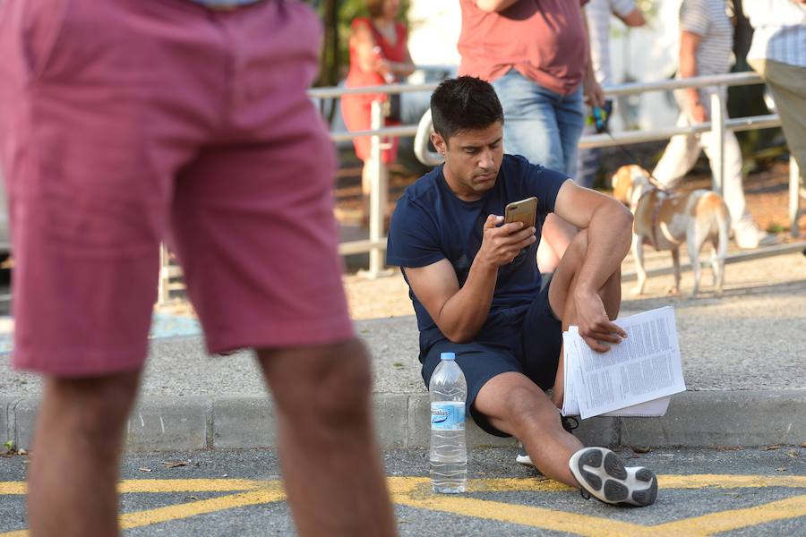 Casi un 90% de los admitidos concurren finalmente al primer examen, llevado a cabo en 19 sedes. La entrada se desarrolló con normalidad, aunque con algunas pequeñas incidencias fruto de los nervios