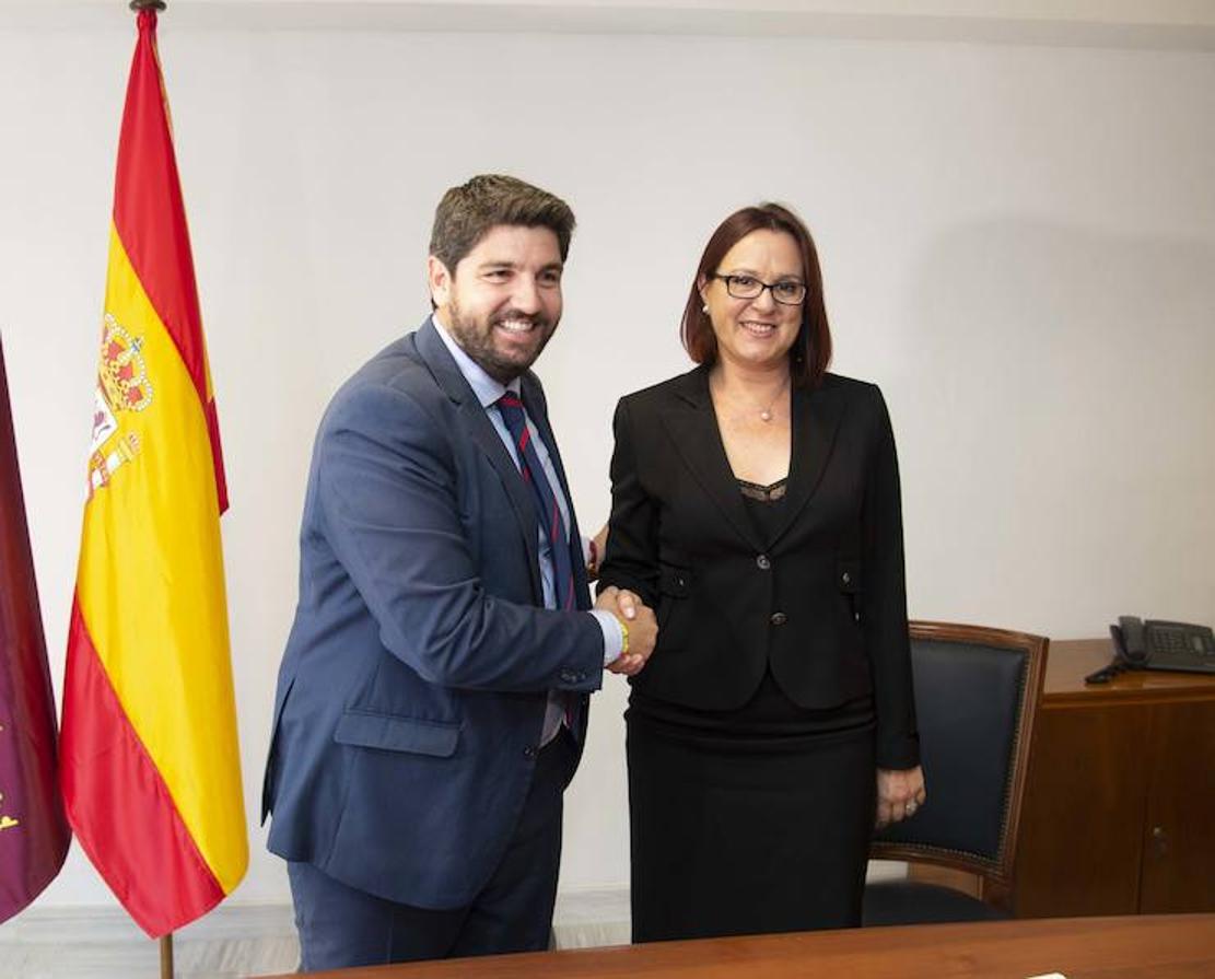 Fotos: López Miras e Isabel Franco firmaron este lunes el pacto