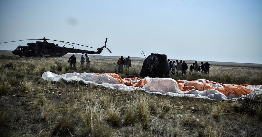 Aterrizaje de la cápsula Soyuz MS-11 con el equipo de la Estación Espacial Internacional del astronauta de la NASA Anne McClain, el cosmonauta ruso Oleg Kononenko y David Saint-Jacques de la Agencia Espacial Canadiense, en un zona remota de Kazajistán