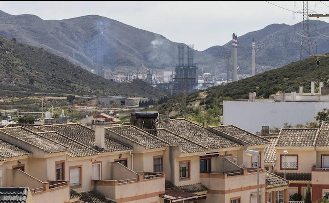 Vista del valle industrial de Escombreras, desde Alumbres, en una fotografía de archivo.