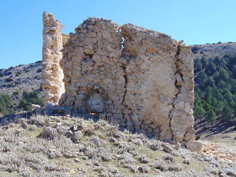 El Plan Director de los Pozos de la Nieve plantea la recuperación de un conjunto etnográfico ahora en ruinas con actuaciones valoradas en un millón de euros durante diez años