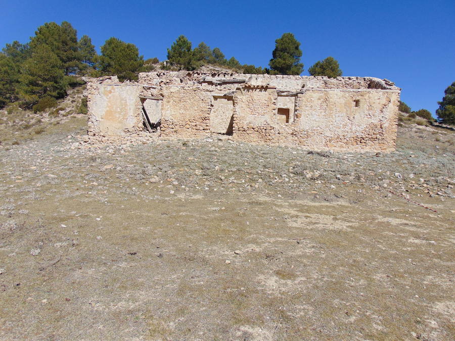 El Plan Director de los Pozos de la Nieve plantea la recuperación de un conjunto etnográfico ahora en ruinas con actuaciones valoradas en un millón de euros durante diez años