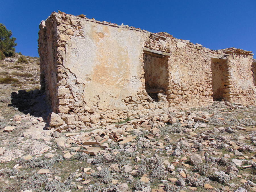El Plan Director de los Pozos de la Nieve plantea la recuperación de un conjunto etnográfico ahora en ruinas con actuaciones valoradas en un millón de euros durante diez años