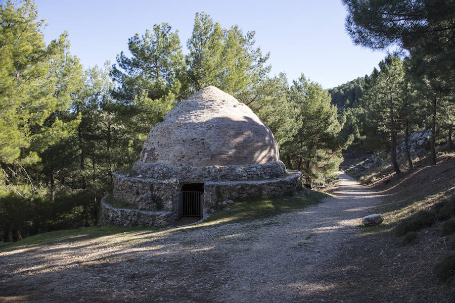 El Plan Director de los Pozos de la Nieve plantea la recuperación de un conjunto etnográfico ahora en ruinas con actuaciones valoradas en un millón de euros durante diez años