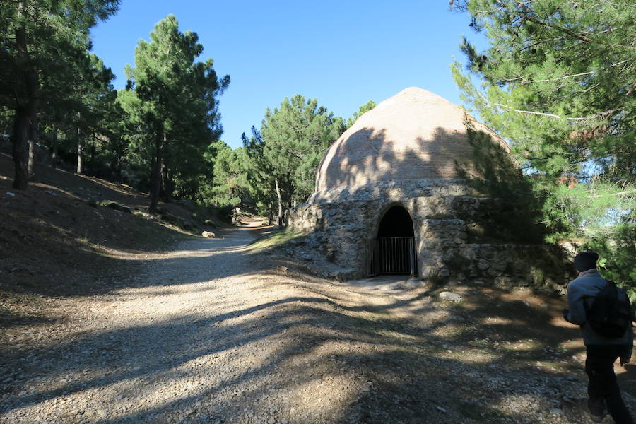 El Plan Director de los Pozos de la Nieve plantea la recuperación de un conjunto etnográfico ahora en ruinas con actuaciones valoradas en un millón de euros durante diez años