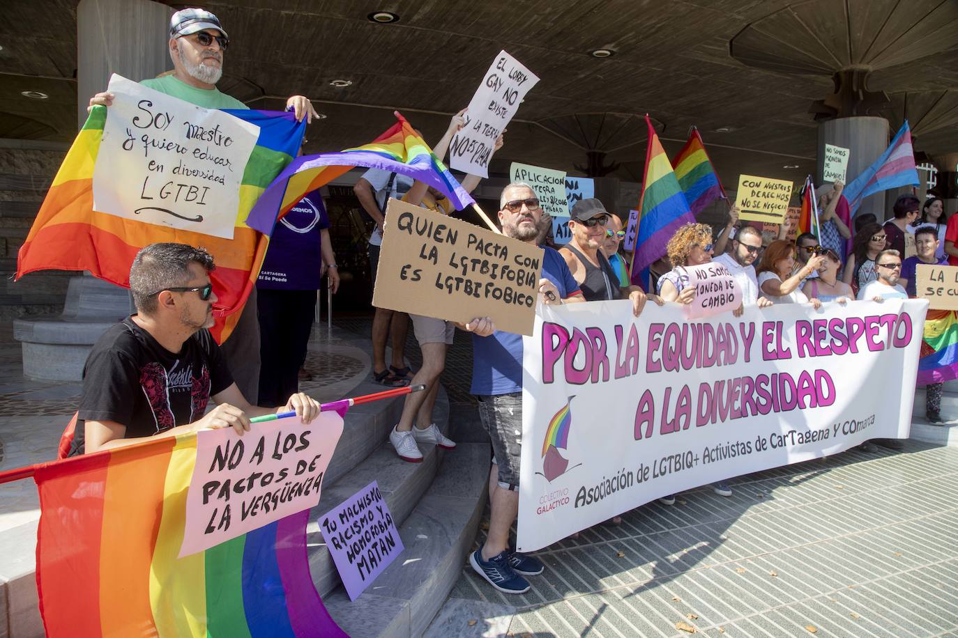 El portavoz de Colectivo Galactyco, Alberto Alba, alertó de que un Ejecutivo sustentado por la formación de ultraderecha podría eliminar parcialmente o suprimir la Ley de Igualdad LGTBI