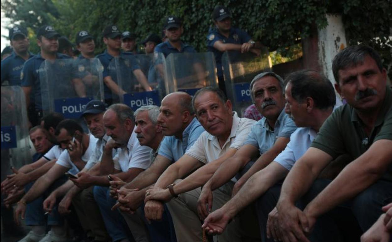 La Fiscalía turca ordena la detención de 211 militares por golpismo