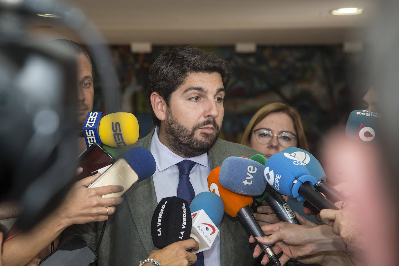 Fotos: La reunión de PP, Cs y Vox acaba sin acuerdo pero «con avances importantes»