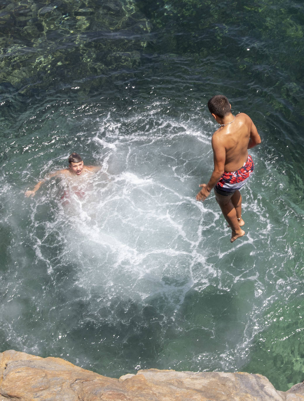 La línea de costa entre el parque regional de Calblanque y Cabo de Palos ofrece lugares singulares para disfrutar el verano de manera diferente