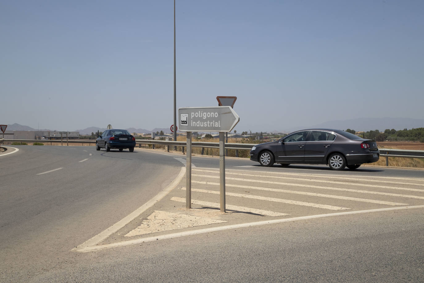 Fotos: El tráfico y la falta de mantenimiento agravan el deterioro de seis carreteras de