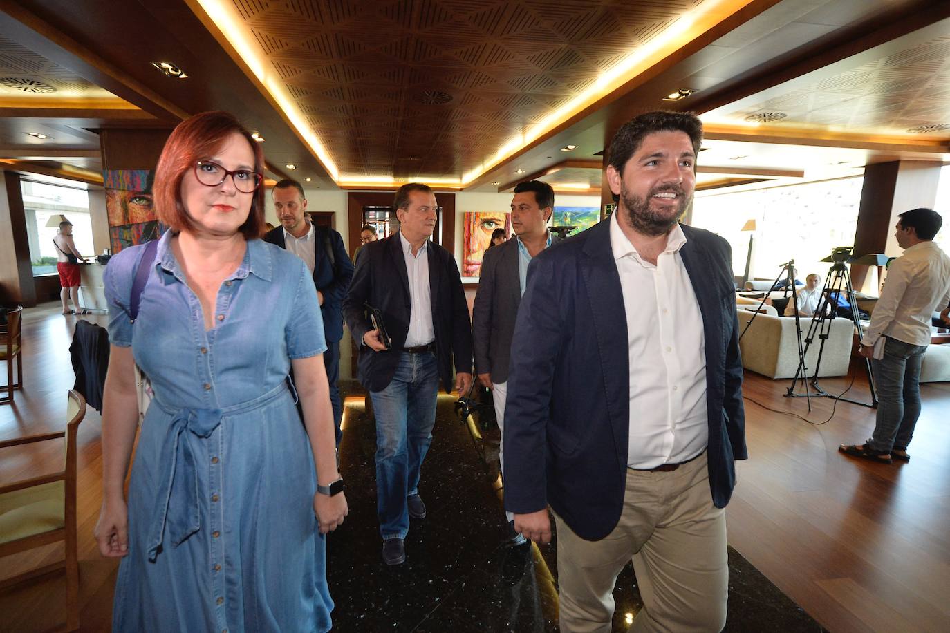 «Estamos intentando redondear un documento para concretar la investidura», señala Gestoso, aunque la portavoz de Cs, Isabel Franco, da entender que su formación no se plantea firmar un texto conjunto