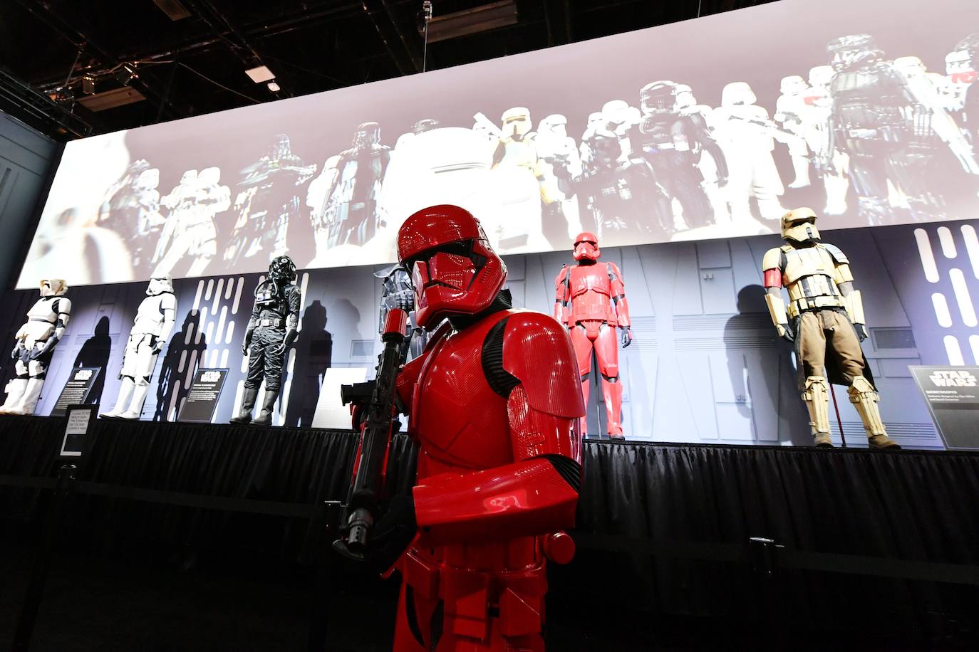 Batman cumple 80 años y el Museo Comic Con de San Diego, en California, lo celebra con una gran exposición.