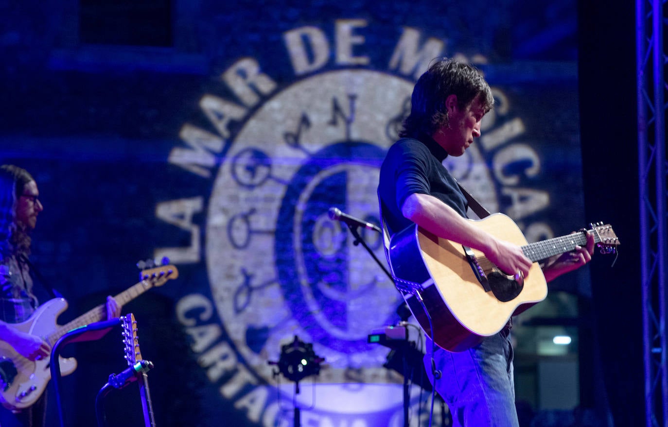 El festival cartagenero inaugura su 25 edición con la voz raspada de Elza Soares y el pop y la electrónica de Pongo