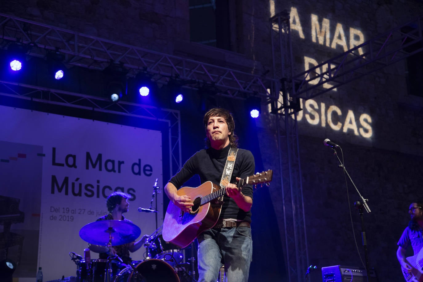 El festival cartagenero inaugura su 25 edición con la voz raspada de Elza Soares y el pop y la electrónica de Pongo