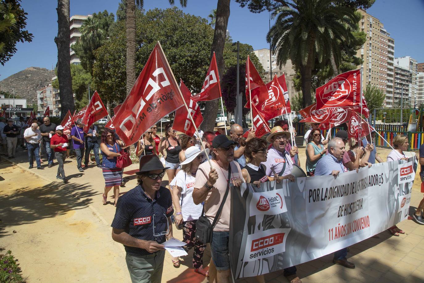 CC OO y UGT trasladaron sus reivindicaciones a los grupos parlamentarios