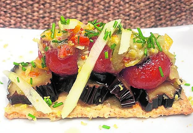 Tosta de cherrys y berenjena