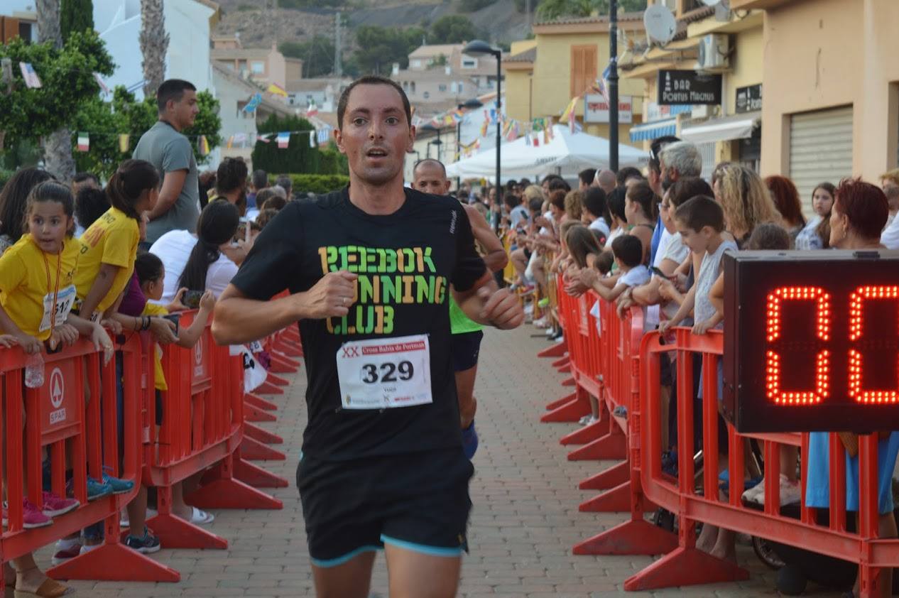 El corredor del 190 Milésimas completa la prueba en 16:10 minutos, por los 20:18 de la vencedora femenina